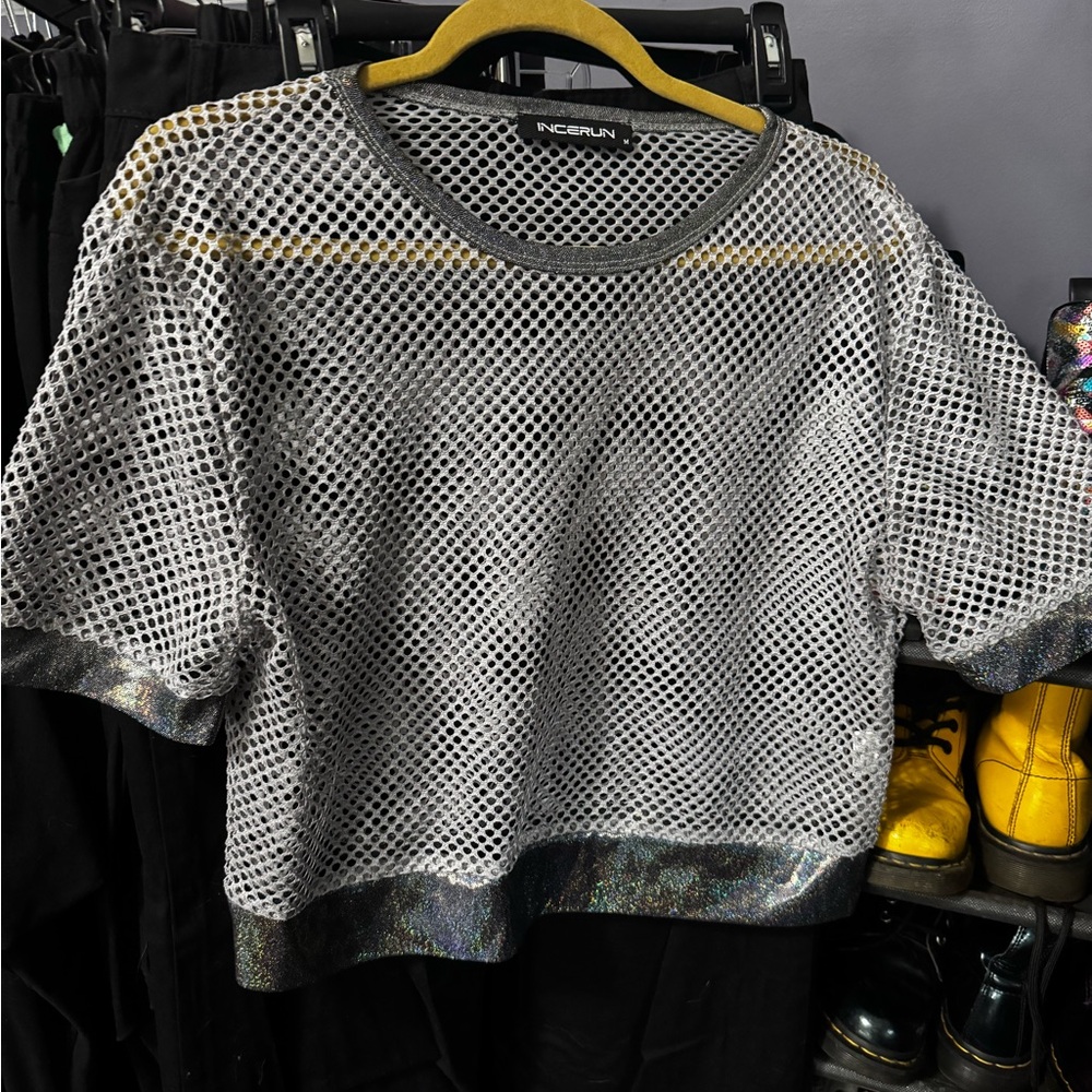 Boxy mesh crop top w holographic trim